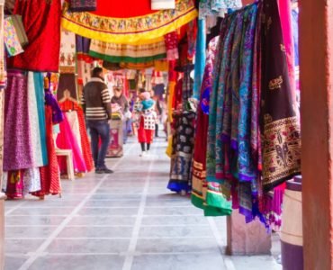 Jaipur’s Bazaars and Beyond – A Shopper’s Guide to the Pink City